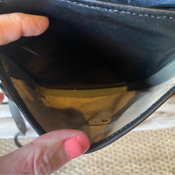 Vintage Brahmin Black Leather Crossbody Bag - Picture 8 of 15